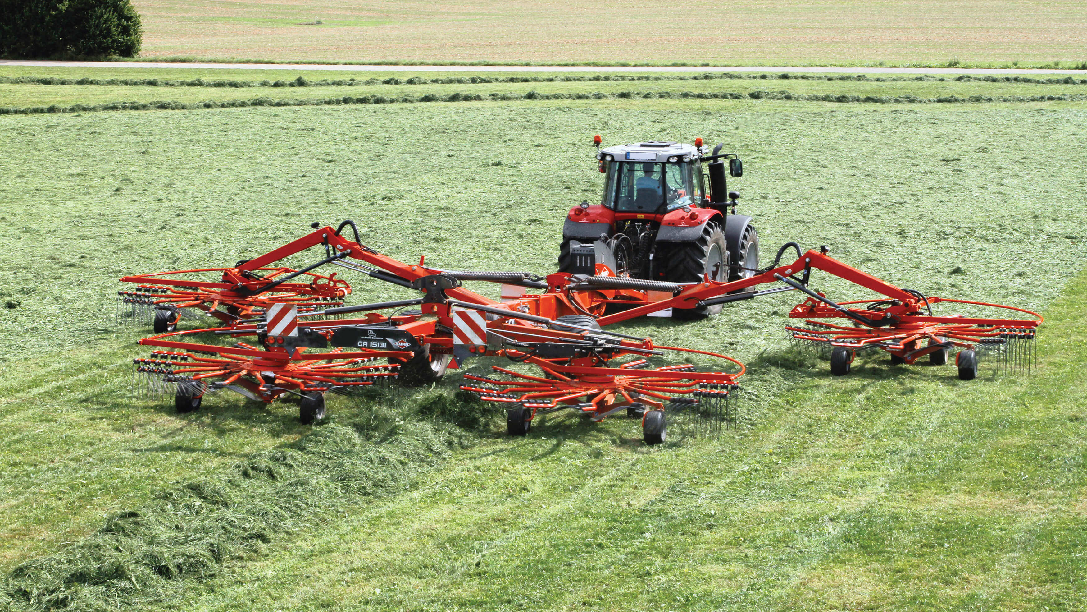 Rotary Rakes | KUHN