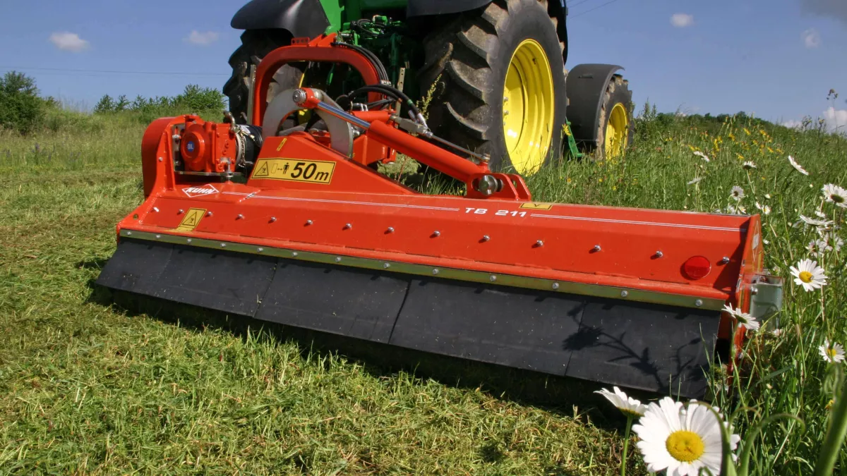 KUHN TB 211 Series Offset Landscape Mowers | KUHN